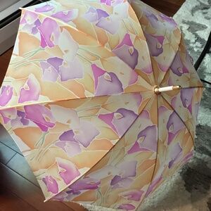 ESTEE LAUDER FLOWERED VINTAGE UMBRELLA